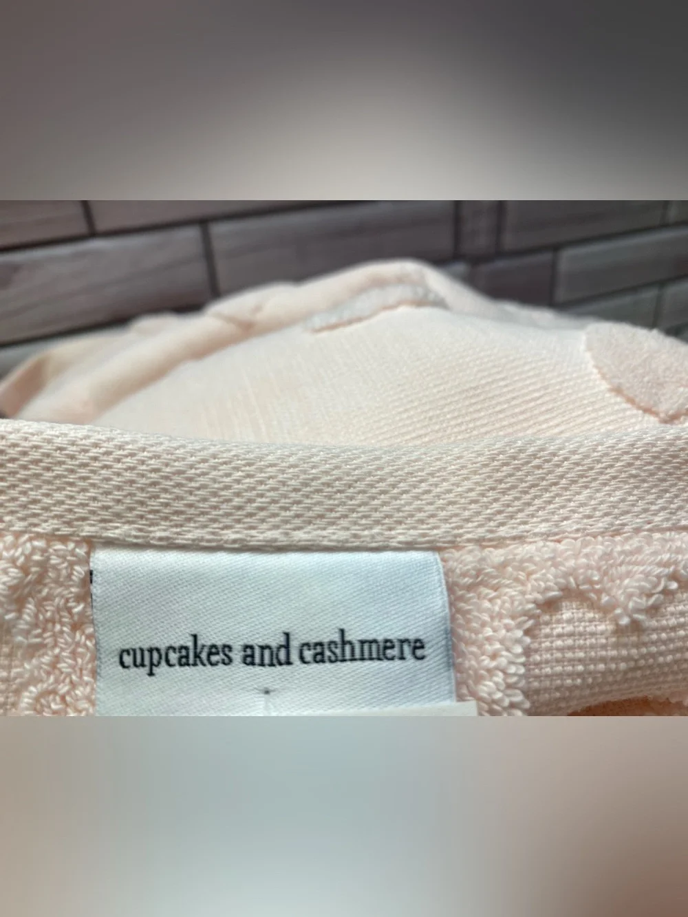 Cupcakes and Cashmere ❤️ 100% Cotton (2) Baby pink  Heart Bath Towels NWT